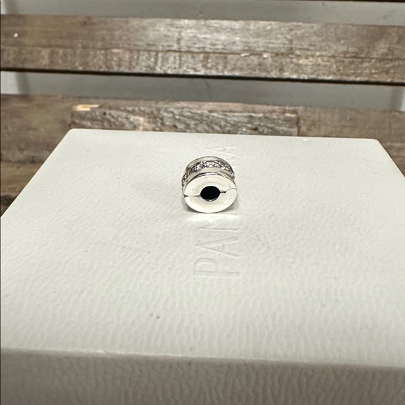 Pandora great shape cz crystal clear sparkling path row sterling silver clip - Picture 2 of 4